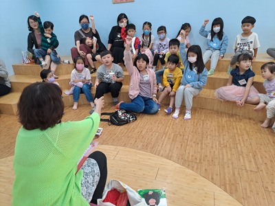 114學年度第1學期第三次假日繪本導讀活動圖片
